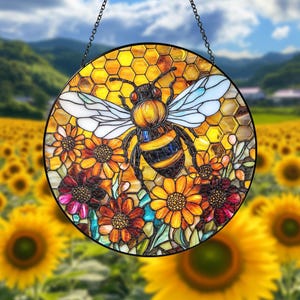 Stained Glass Bee Suncatcher – Handmade Whimsical Window Decor, Gift for Bee Lovers, Perfect for Home or Garden Decoration.